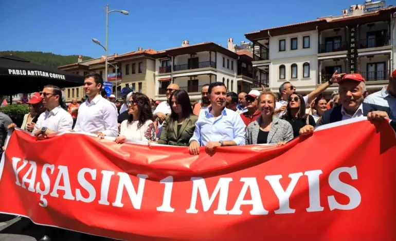 1 Mayıs İşçi Bayramı’nda Emekçilerin Hakları Vurgulandı