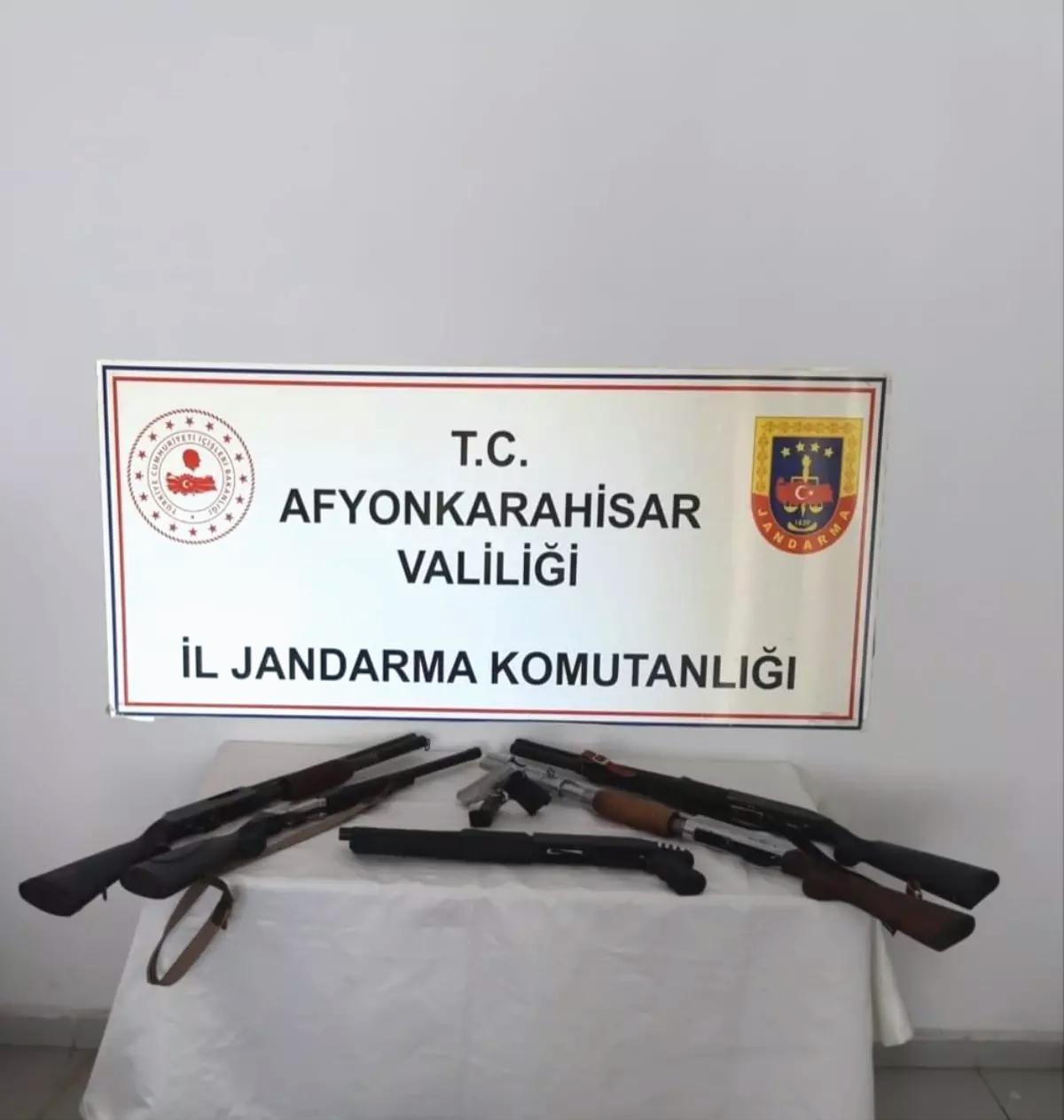 Afyonkarahisar’da Silah Operasyonu: 9 Gözaltı