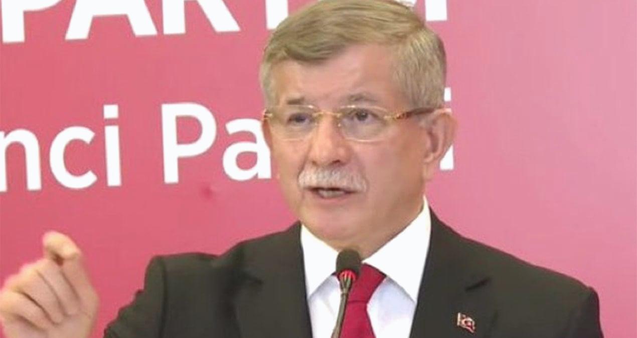 Ahmet Davutoğlu’nun bu fotoğrafı sosyal medyada gündem oldu