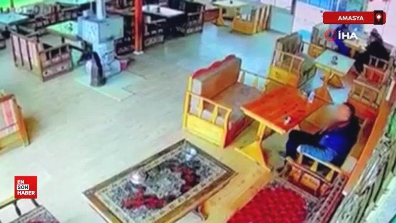 Amasya’da vatandaşların depremde kafeden kaçtığı anlar