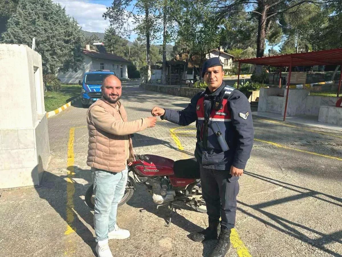 Çalınan Motosiklet Sahibine Teslim Edildi
