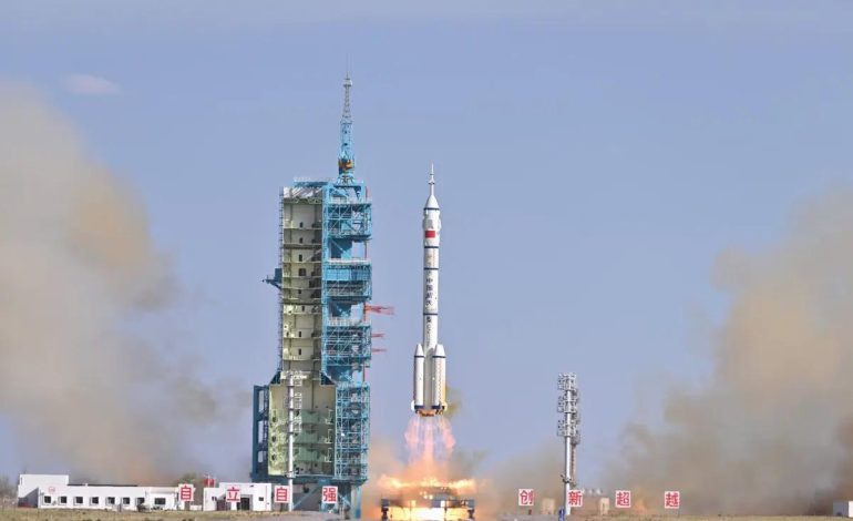Çin’in Shenzhou-20 Uzay Aracı Fırlatıldı