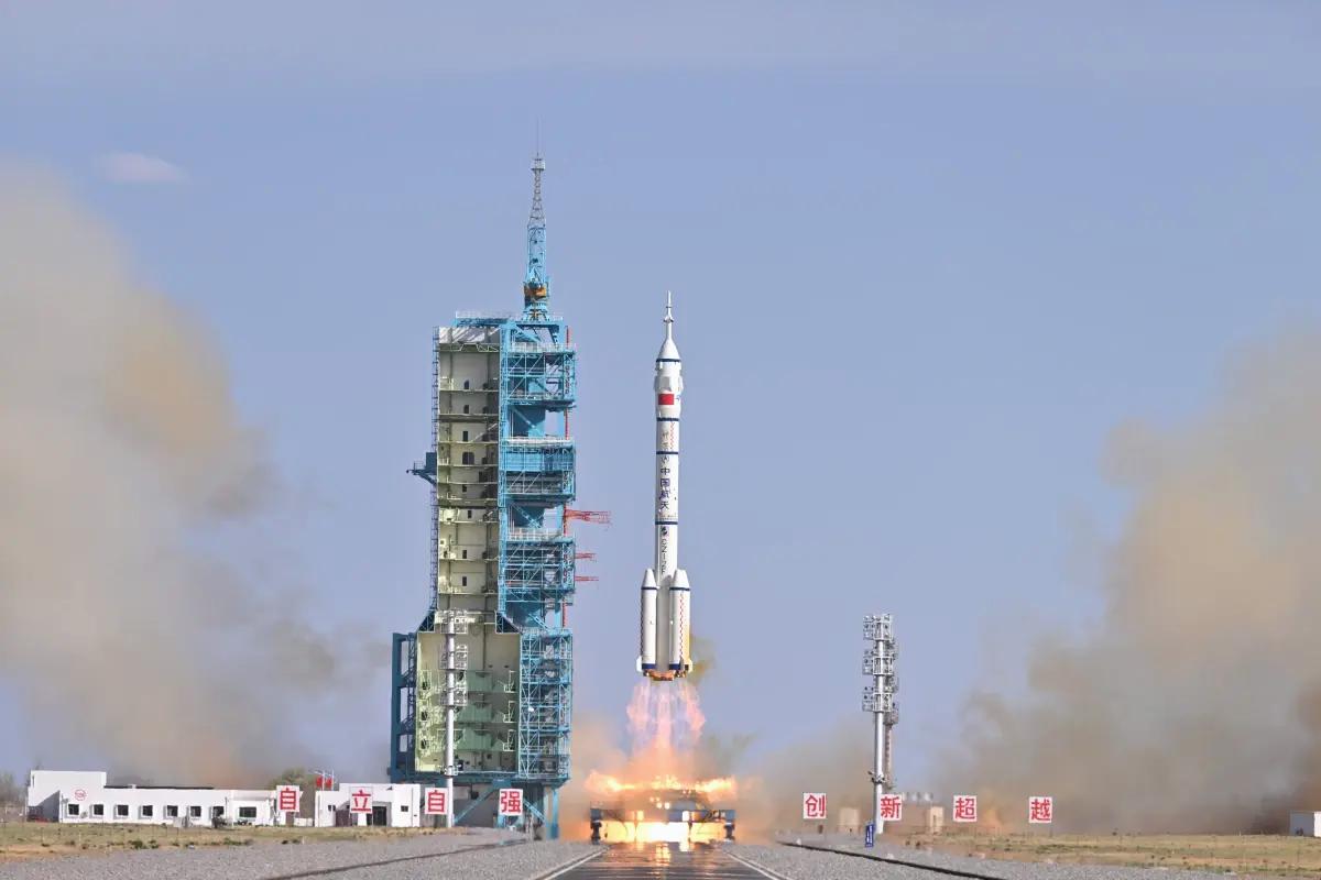 Çin’in Shenzhou-20 Uzay Aracı Fırlatıldı