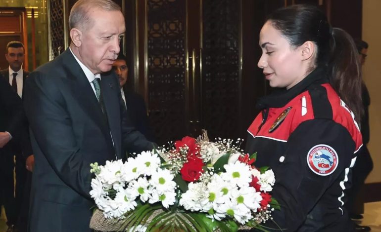 Cumhurbaşkanı Erdoğan: Alçak iftiralarla polisimize saldırılmasına müsaade edemeyiz