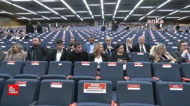 Cumhuriyet Halk Partisi olağanüstü kurultaya gidiyor