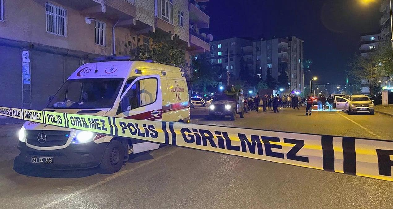 Diyarbakır’da silahlı kavgada 1’i polis 10 kişi yaralandı