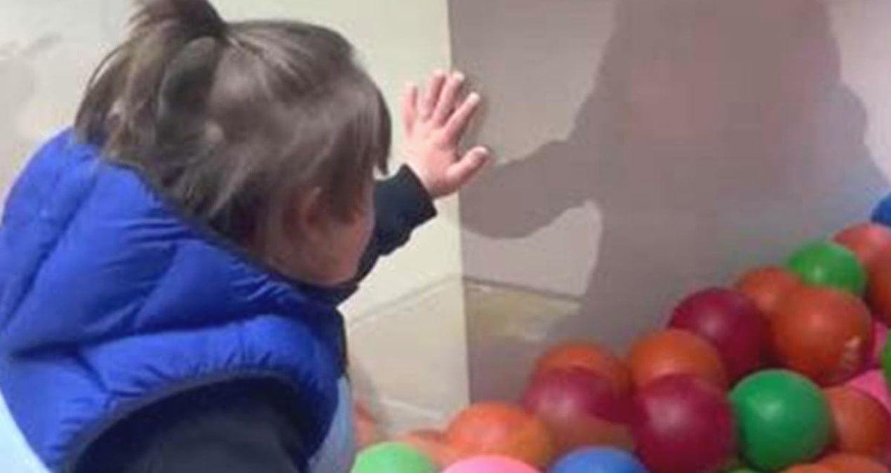 Down sendromlu çocuğu oyun alanına almayan AVM çalışanları serbest bırakıldı