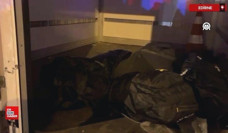 Edirne’de kamyonette 8 düzensiz göçmen yakalandı