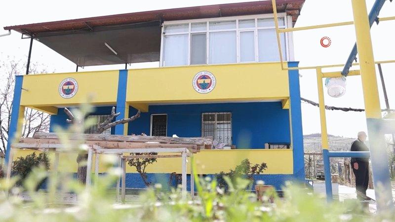 Elazığ’da yaşlı adam Fenerbahçe sevgisini evine yansıttı