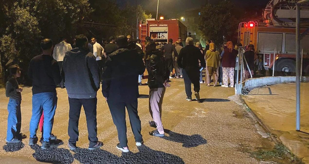 Gelin ve damat en mutlu gününde ‘kötü haberi’ düğün salonunda aldı