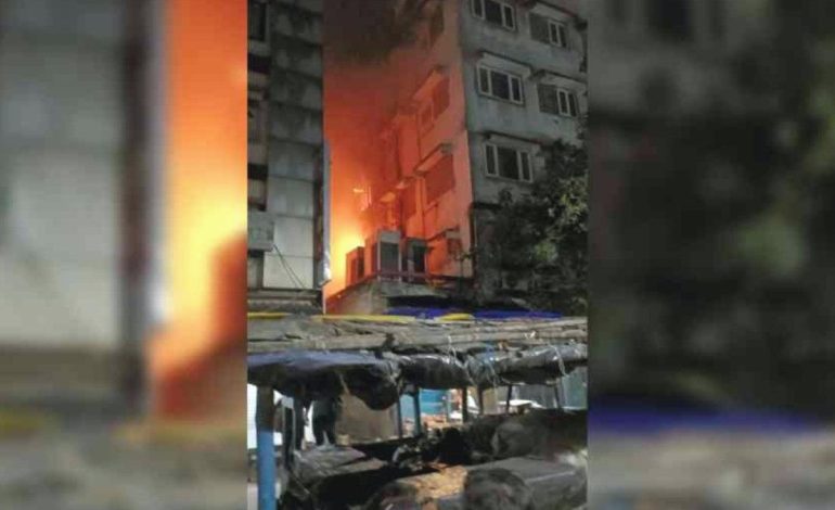 Hindistan’da otel yangını: 14 ölü