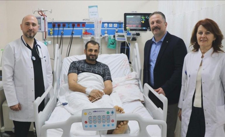 İzmir’de halı sahada kalp kriz geçiren adam 12 gün sonra hastanede uyandı