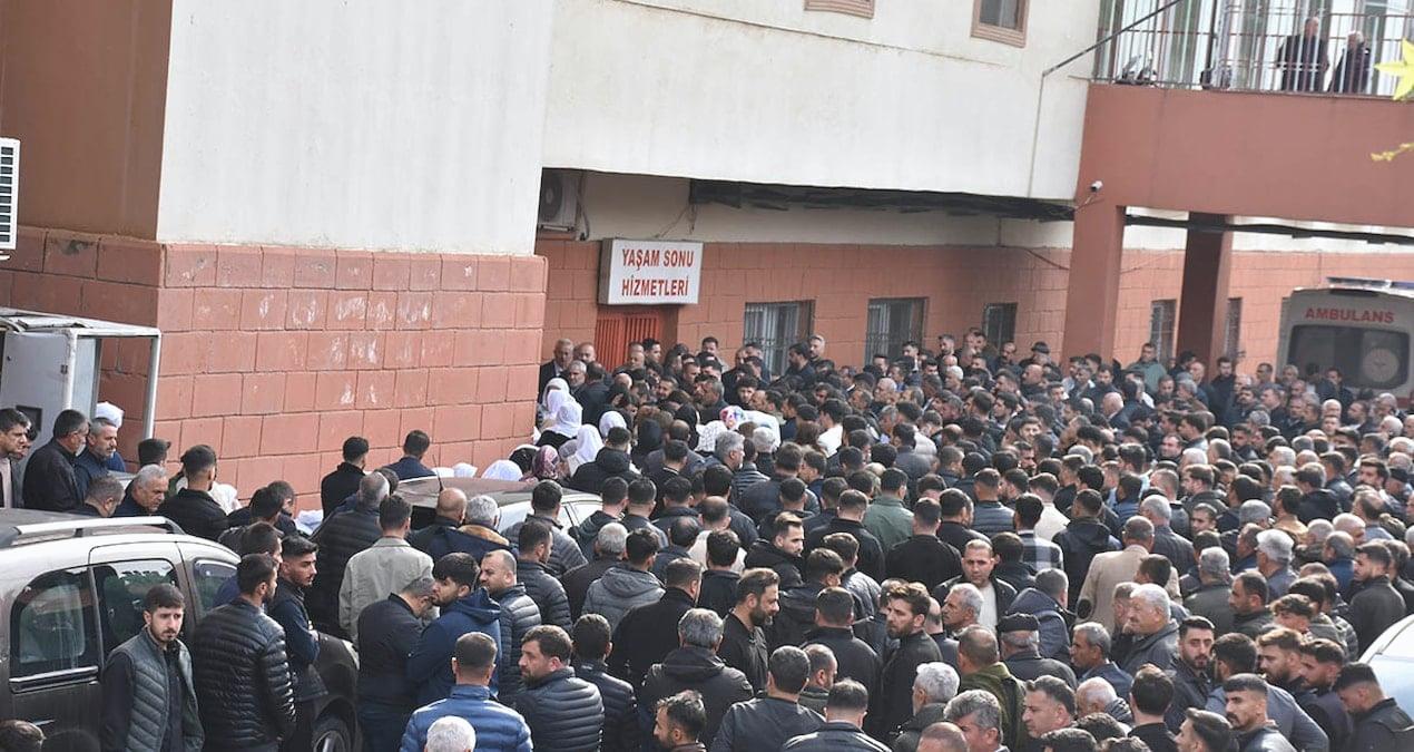 Kömür ocağında üzerine kaya düşen iş makinesinin operatörü öldü