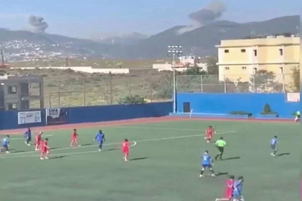 Lübnan’da futbolcular İsrail saldırısına aldırış etmeden maça devam etti