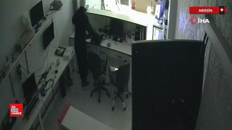Mersin’de maskeli hırsız 3 defa gidip geldiği iş yerini soydu