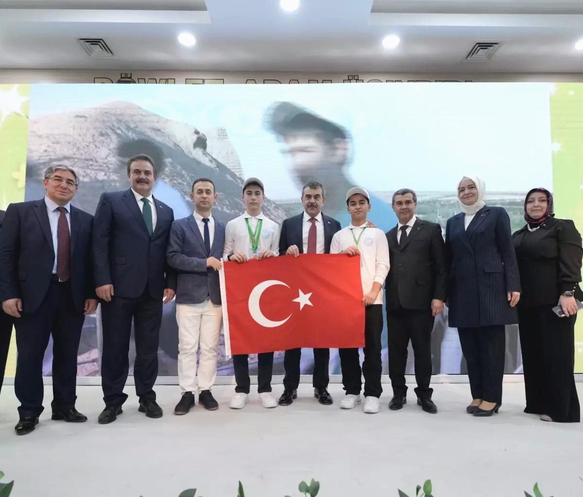 Milli Eğitim Bakanı Yusuf Tekin Türkmenistan’da Matematik Olimpiyatı Ödül Törenine Katıldı
