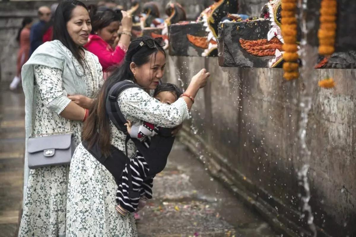 Nepal’de Baishak Asnan Festivali Coşkusu