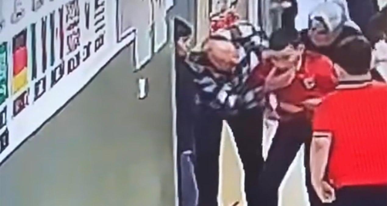 Öğretmen öğrencisini  Heimlich manevrası ile kurtardı!