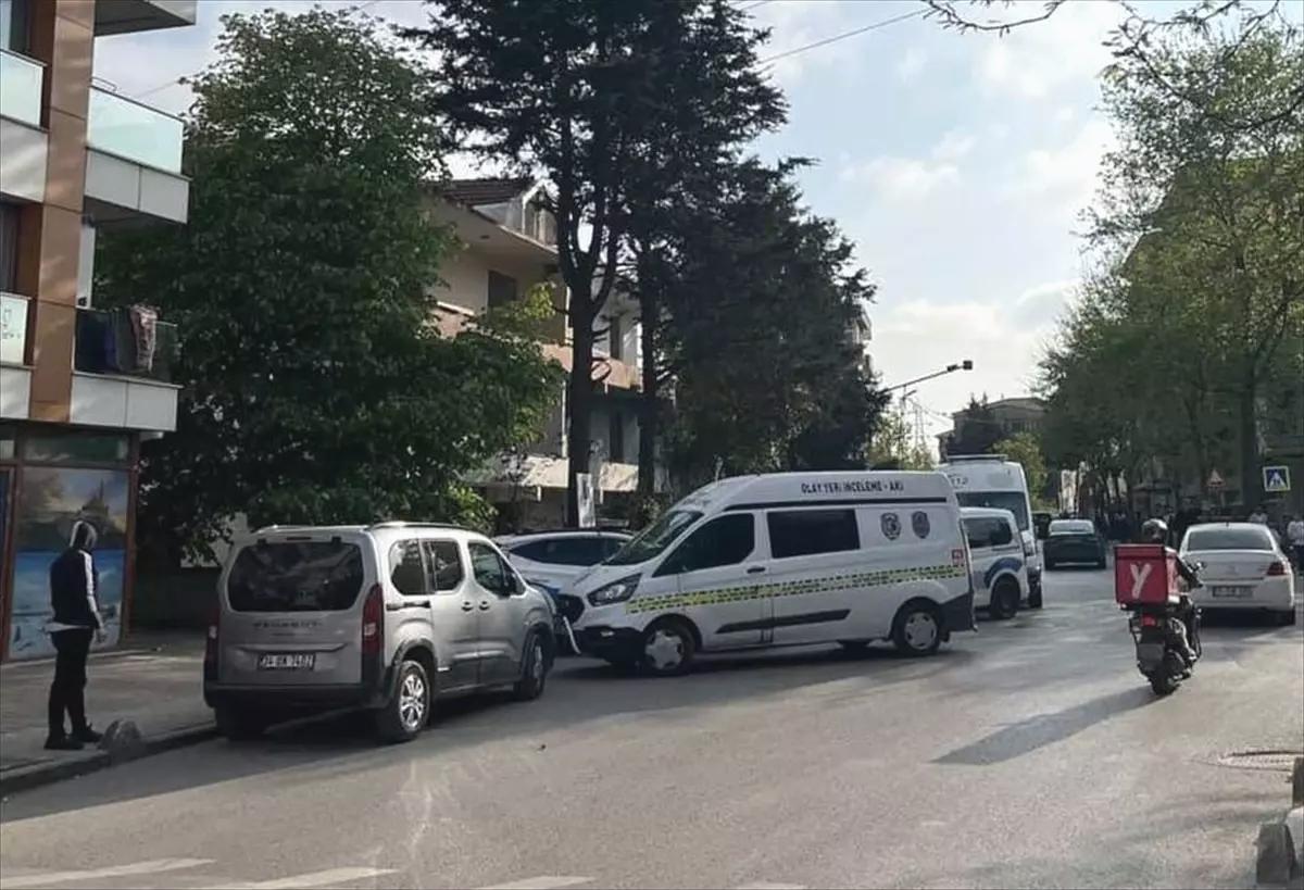 Sancaktepe’de Park Halindeki Araçta Bir Ölü Bulundu