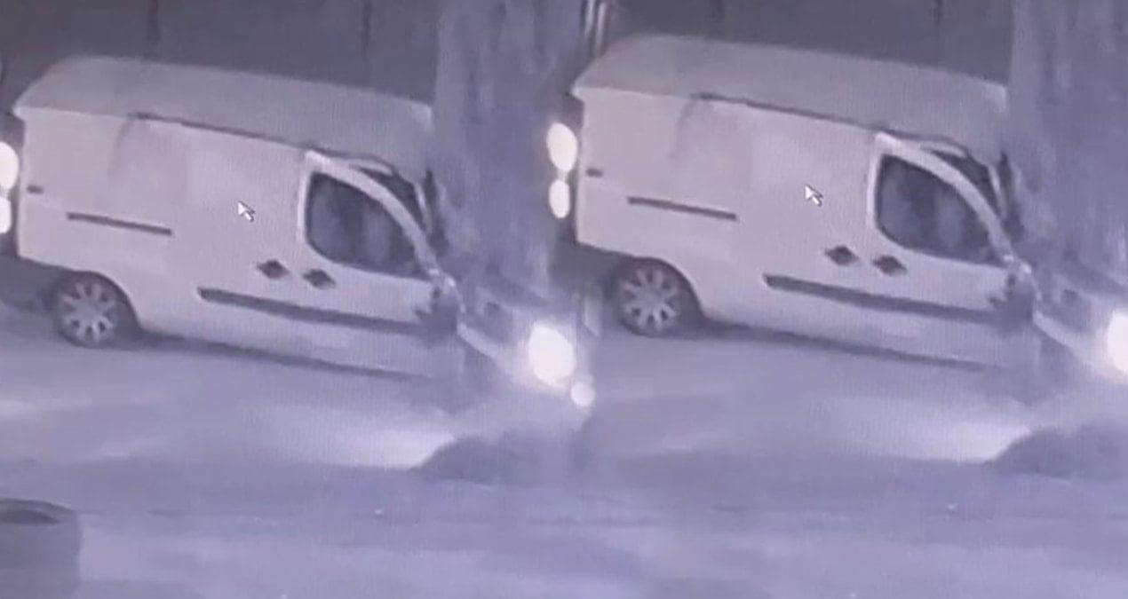 TIR’a çarptı! Yaralı halde araçtan kendi imkanlarıyla çıktı