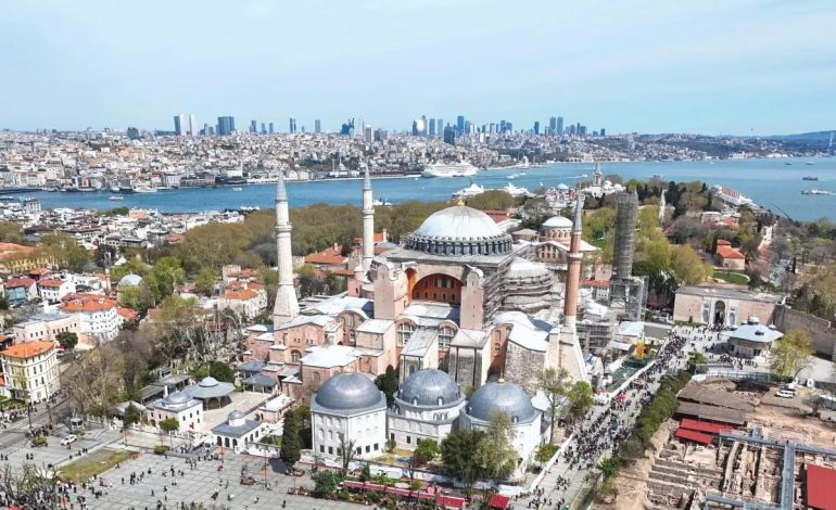 Türkiye, 2025’e Kadar 1 Milyon Çinli Turist Hedefliyor