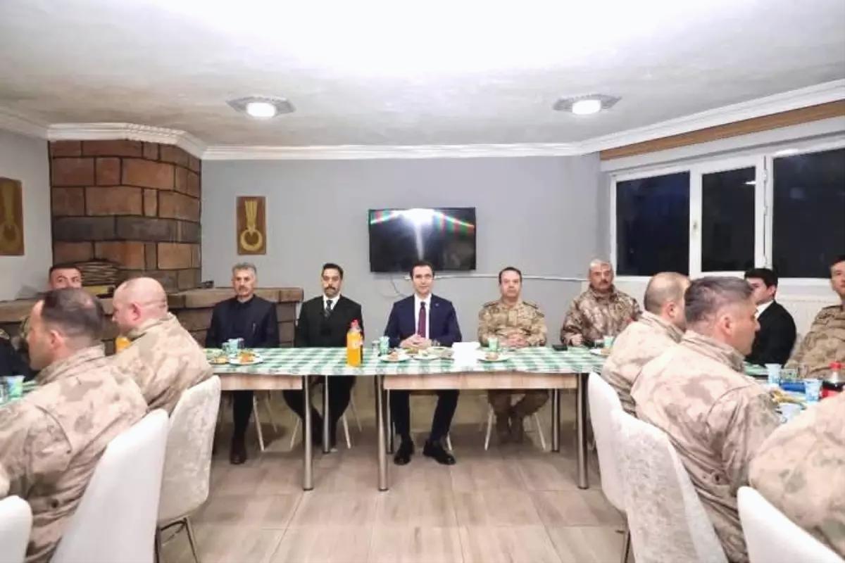 Vali Karakaya, Güroymak Jandarma Komutanlığını Ziyaret Etti