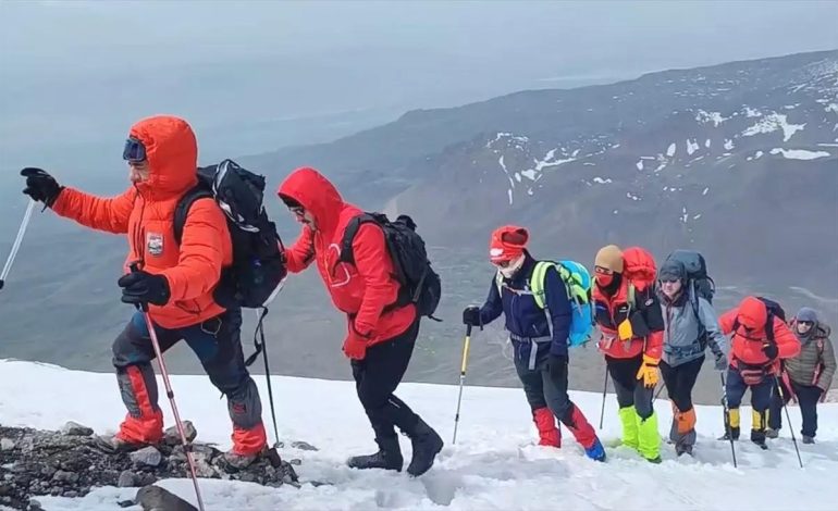 106 Dağcı 19 Mayıs’ı Küçük Ağrı’da Kutladı
