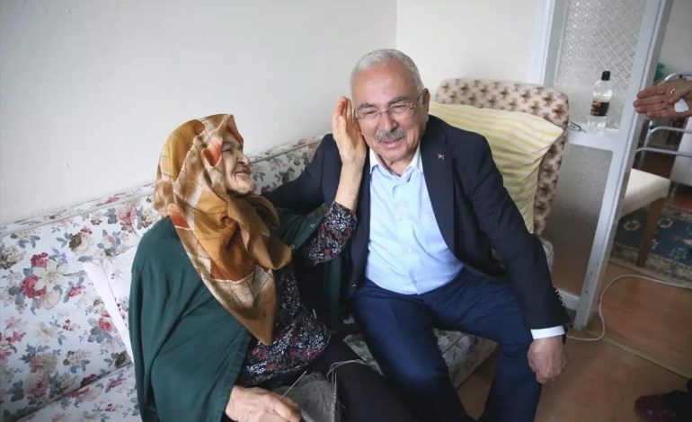 110 Yaşındaki Hayriye Aybastı’na Anneler Günü Ziyareti