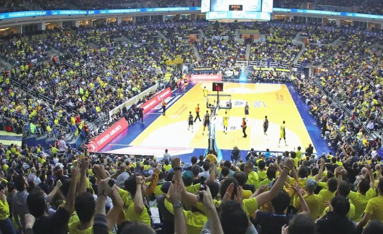 25 sayı öndeyken bile inanılmaz tepki! Fenerbahçe taraftarından Ali Koç’a tepki