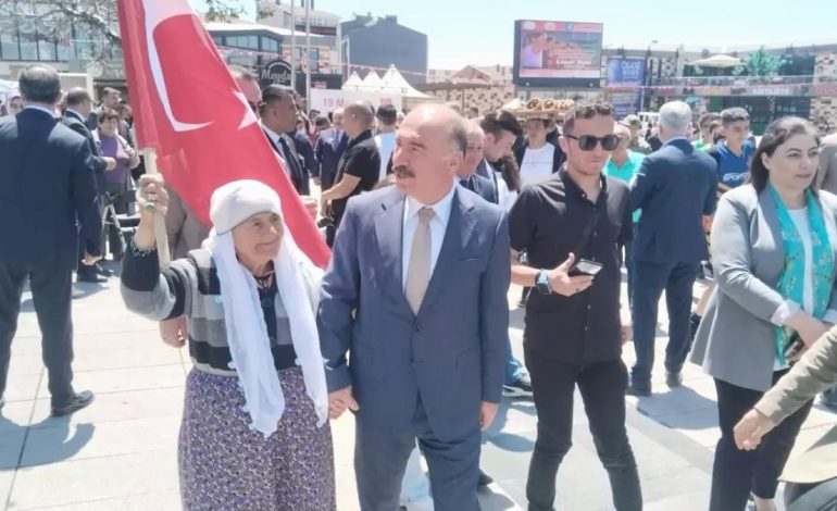 90 Yaşındaki Satı Bocuk, Togg ile Evine Götürüldü