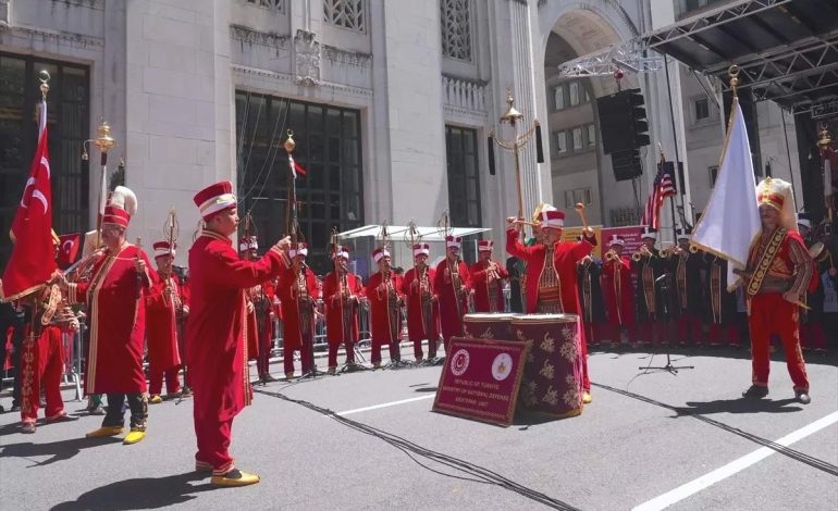 ABD’de 42. Geleneksel New York Türk Günü Yürüyüşü coşkuyla kutlandı