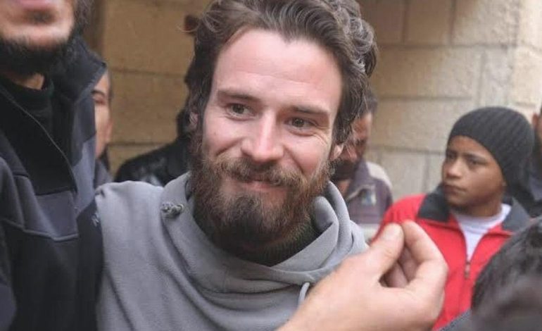 ABD’nin Suriye’de karış karış aradığı gazetecinin bedeninin, Türkiye sınırına yakın bulunduğu iddia edildi