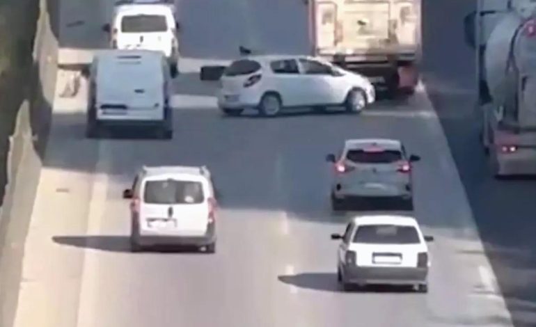 Adana’da Zincirleme Trafik Kazası: Tırın Lastiği Sebep Oldu
