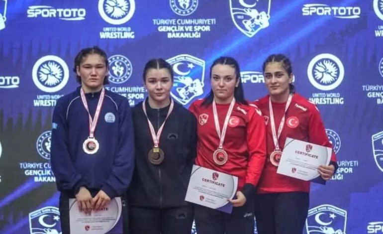 Afyonkarahisar U17 Güreşçileri Antalya’dan 3 Madalya ile Döndü