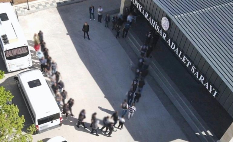 Afyonkarahisar’da dolandırıcılık operasyonu: 25 kişi tutuklandı