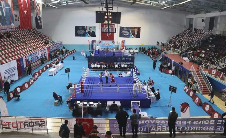 Ağrı’da Boks Şampiyonası Devam Ediyor