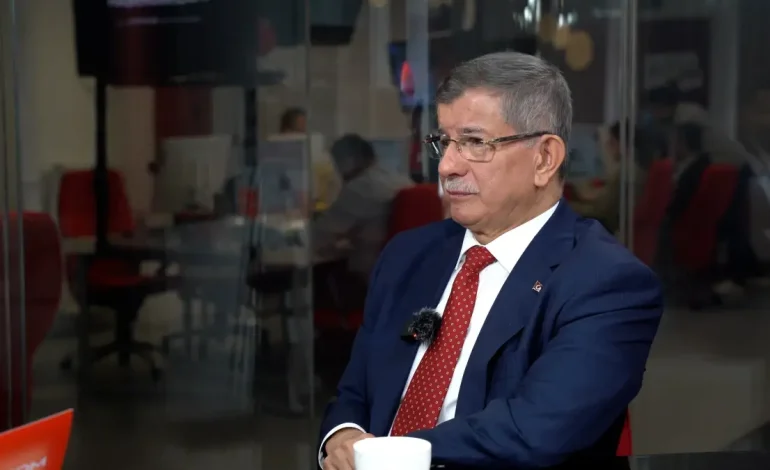 Ahmet Davutoğlu: Yolsuzluk Varsa Kim Olduğuna Bakmam, Karşısında Dururum