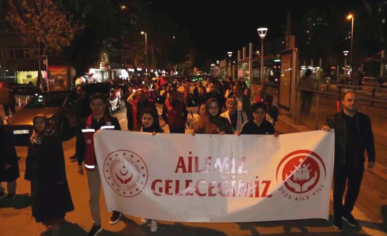 Aile birliğine ‘fener alaylı’ farkındalık