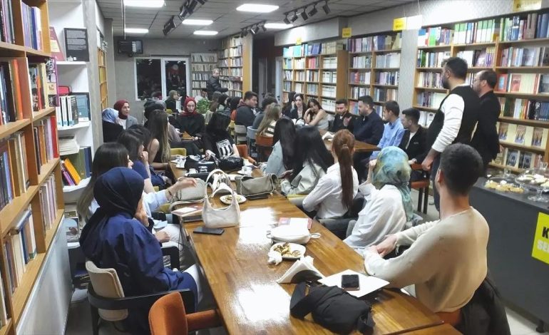 AK Parti’den Gençlere Kitap Tahlil Programı
