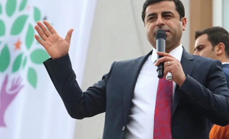 AK Parti’den Selahattin Demirtaş için ilk sinyal: Suçlu muamelesi yapmak doğru olmaz