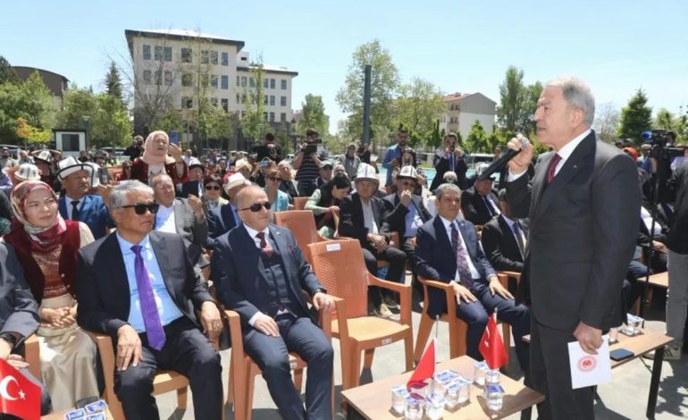Akar, Manas Destanı Programında Konuştu