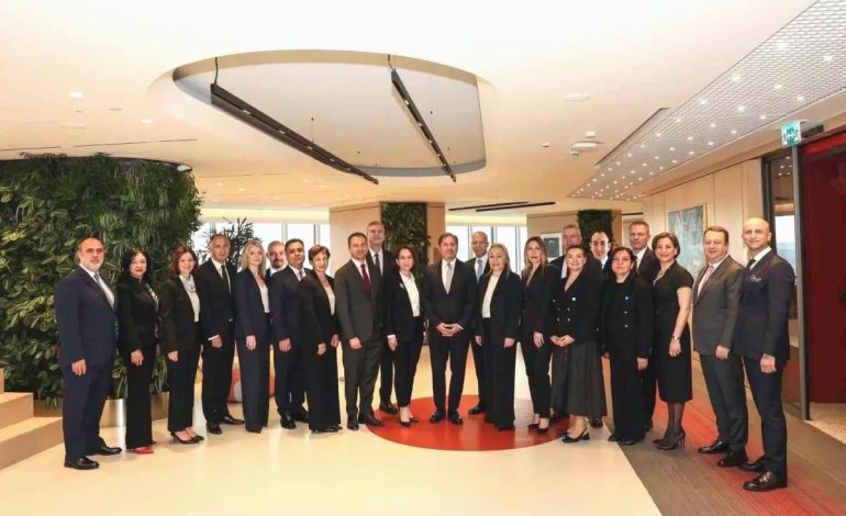 Akbank’ta Üst Yönetim Değişiklikleri