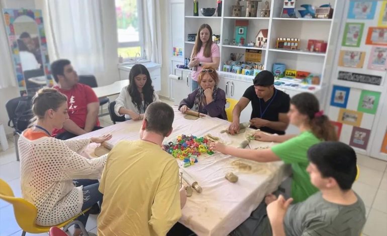 Akdeniz Üniversitesi’nden Otizm Farkındalığı Projesi