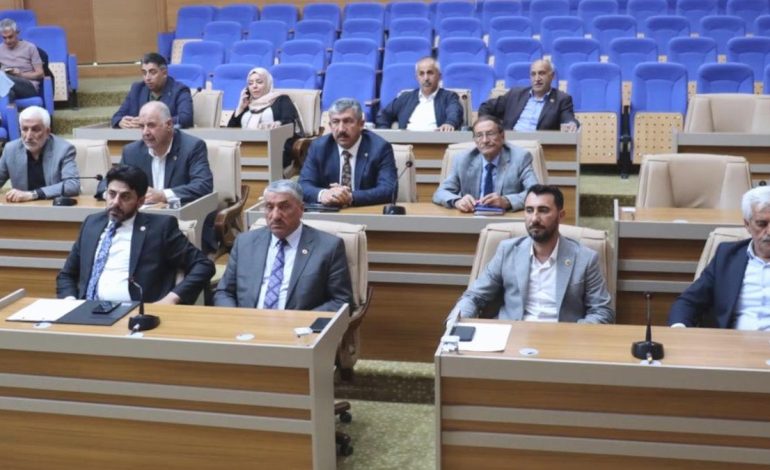 AKP-CHP ittifak yaptı, YRP’li aday fark atarak kazandı