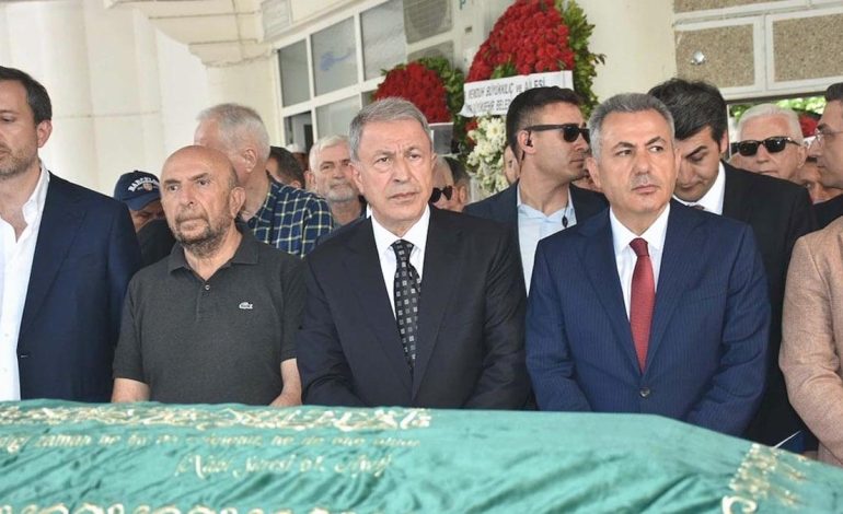 AKP’li Hulusi Akar’ın acı kaybı