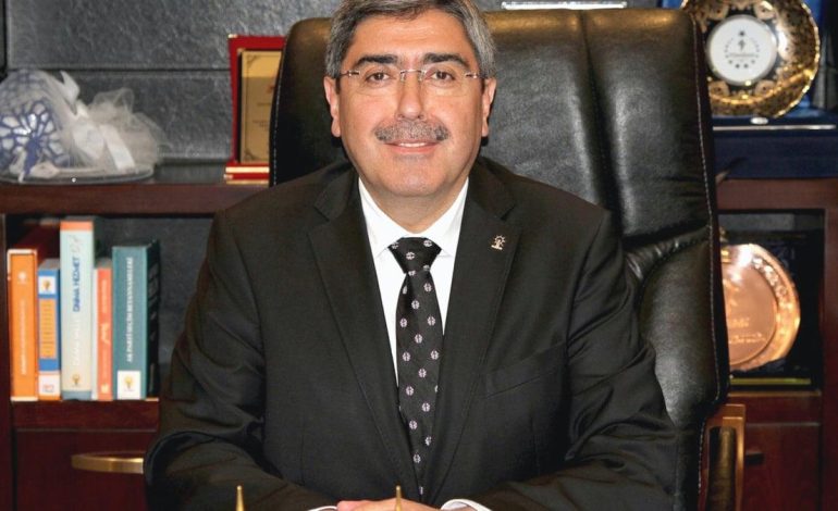 AKP’li vekile 9.2 milyon liralık çuval ihalesi! Üzerine ‘para ile satılamaz’ yazacaklar…