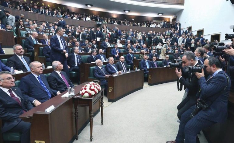 AKP’li vekiller ‘bürokrat duvarı’na çarptı! Şikayetler tavan yaptı…