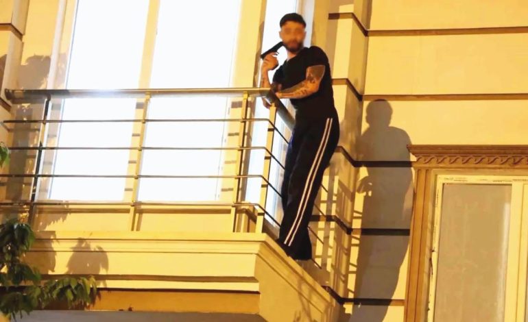 Aksaray’da Bunalım Anı: Oyuncak Tabancayla Kendine Zarar Vermeye Çalıştı