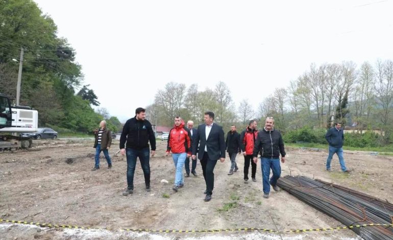 Akyazı’da 4 mahallede spor tesisi çalışmaları başladı