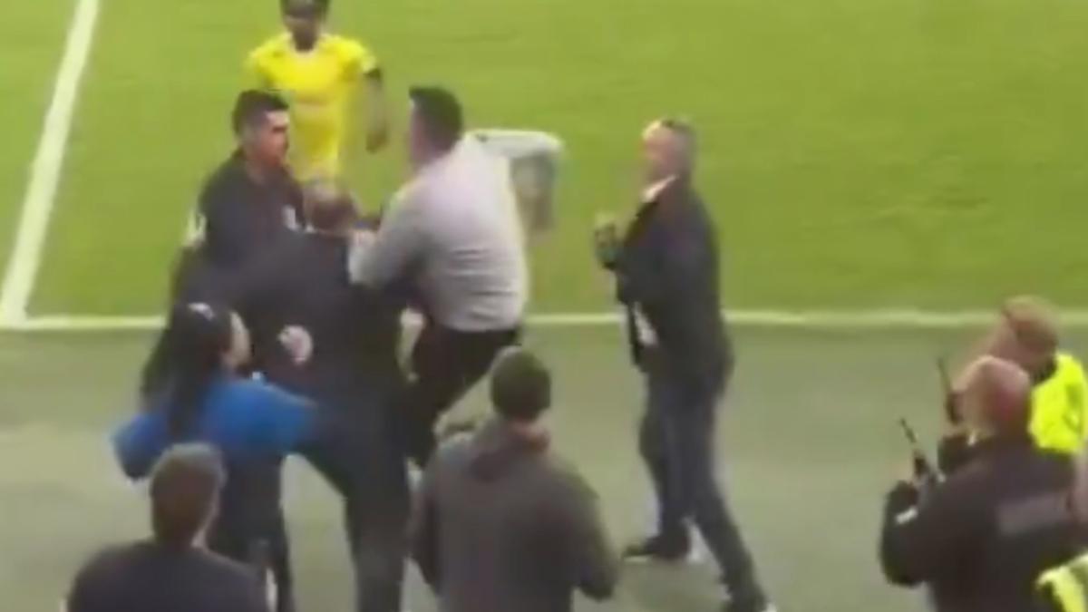 Albert Riera, rakip takımla tartışma yaşadı